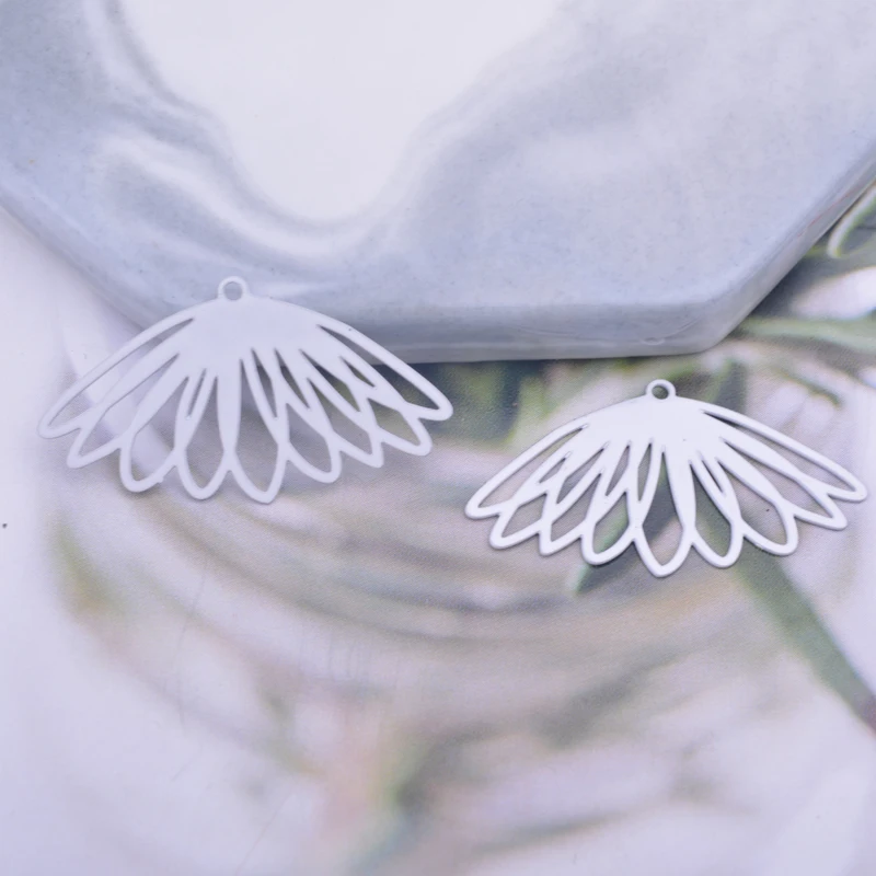 50 Stück AC11636 17*30mm Filigrane Messing-Anhänger, versilbert, Blumen-Charms, Roségoldfarben, Charm-DIY-Schmuckzubehör – Detail 4