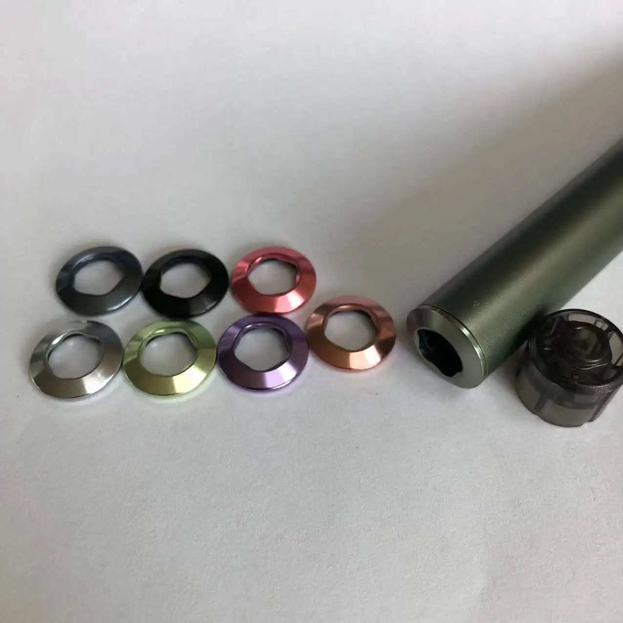 Iluma Ring: Recensione e Valutazione del Nuovo Anello Colorato per IQOS ILUMA