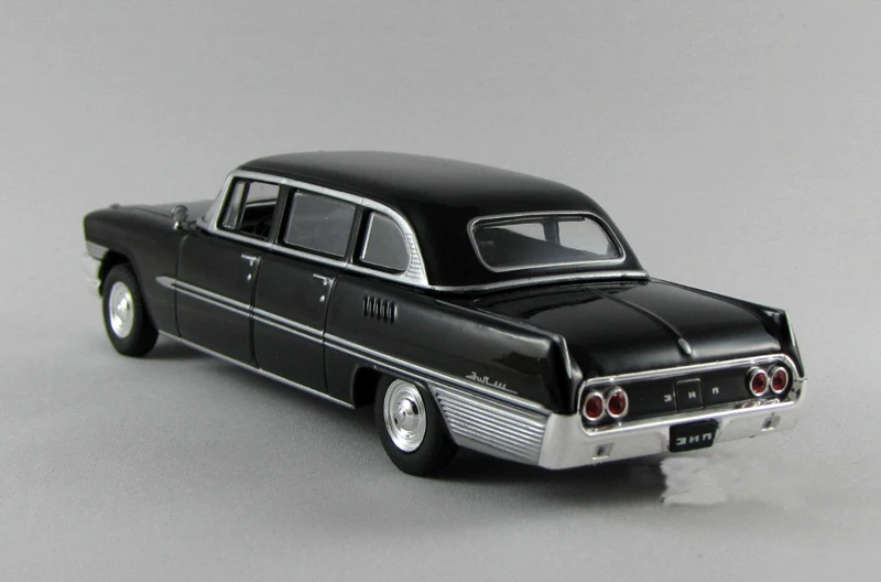 NEW 1/43 Scale ZIL-111G USSR Cars Diecast Alloy toy Model for collection gift