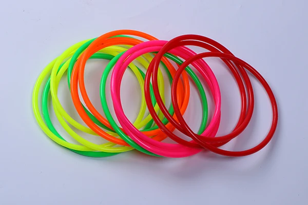 ของเล่นกีฬา8ซม.20Pcs พลาสติกที่มีสีสันสดใส Hoopla แหวนโยนวงกลมเด็กสนุกของเล่นกีฬา2021