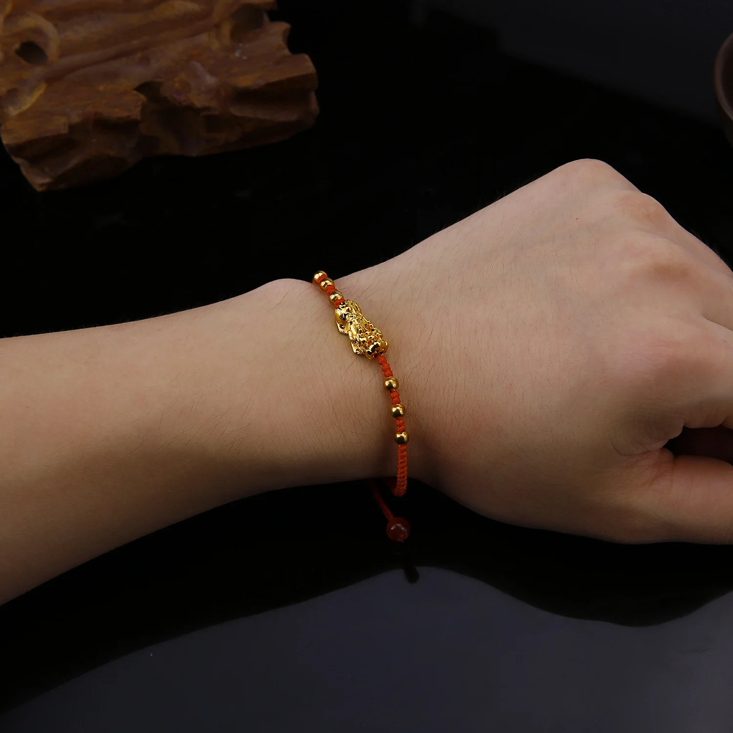 Chinese Style Feng Shui Pi Xiu Bracelet & Bangle New Fashion Lucky Red Rope Weaving Charm Bracelet Bring Wealth Health Jewelry