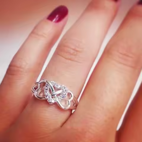 Huitan Silver Color Heart Finger Ring Women with Shiny CZ Fashion Daily Wear Accessories Versatile Love Rings Jewelry for Party