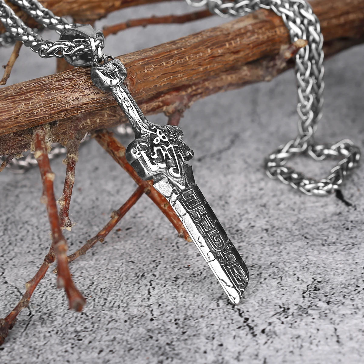 Domineering Broken Sword Necklace Wild God of War Pendant Stainless Steel Unisex Retro Punk Gothic Party Birthday Gift Wholesale