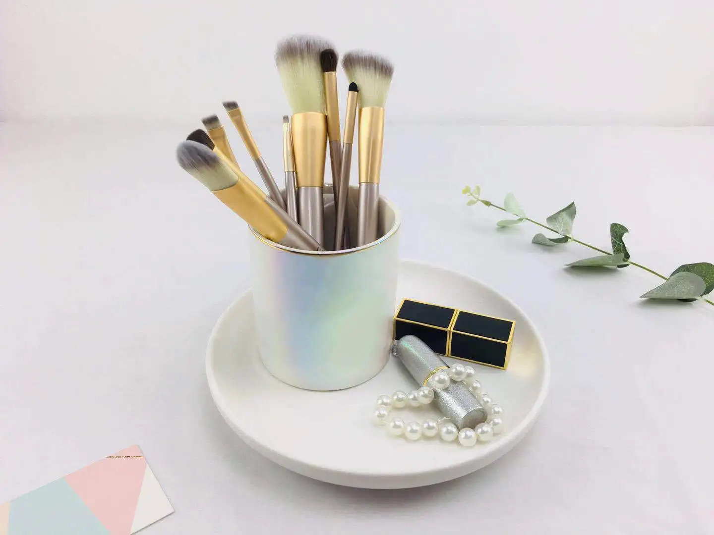 

Nordic style ins Phnom Penh magic storage cup laser makeup brush cup home decoration containers