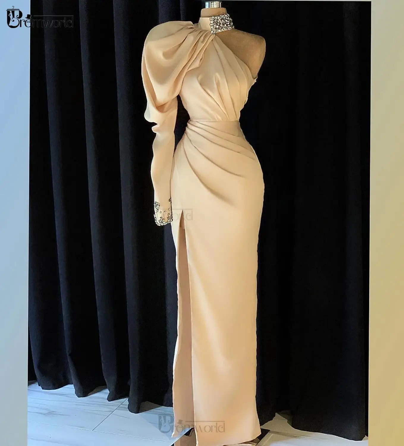 Elegant One Shoulder Beige Mermaid Prom Dresses แขนยาว Robe De Soiree ดูไบเซ็กซี่สูง Slit ซาตินชุดราตรีอย่างเป็นทางการ party