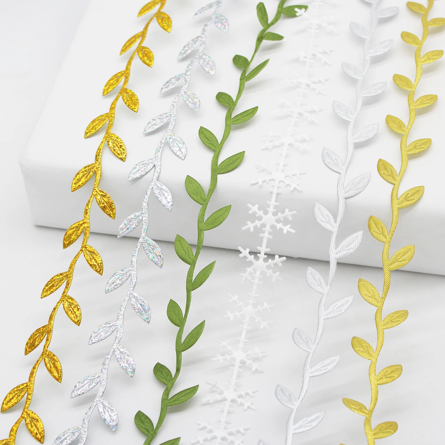 Leaves Leaf Trim Ribbon Artificial Vines for DIY Craft Party Wedding Home Decoration Gold / Silver / Olive Green / Laser 1 Inch
