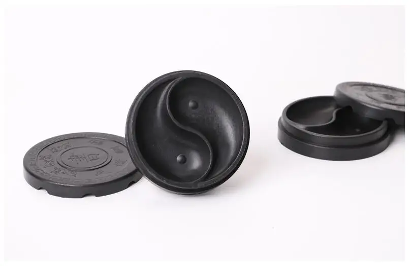 1Pcs Plastic Ronde Inkstone Met Cover Geribbelde Inkstone In Chinese Kalligrafie Inkt Zwembad 9.5x2.2cm