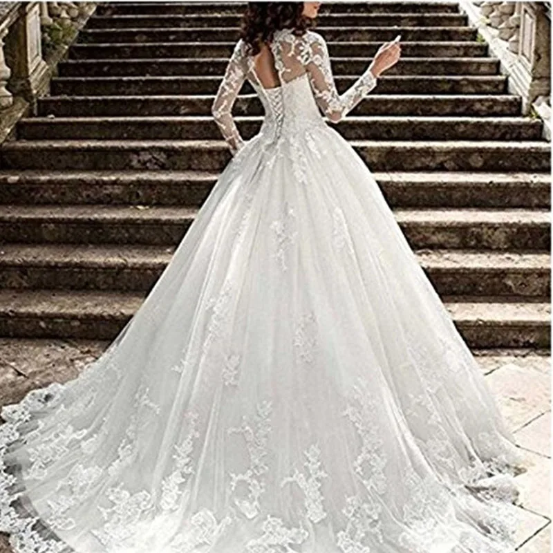 Sexy Lace Wedding Dresses Long Train Embroidered Simple Bride Floor Length Princess Dress Applique Sexy Wedding Dresses