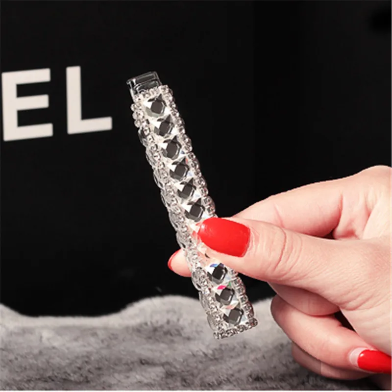 Gorgeous Diamond Ladies Gas Lighter Butane Torch Open Flame Lighters Unusual Portable Cigarette Accessories Cool Gift for Women