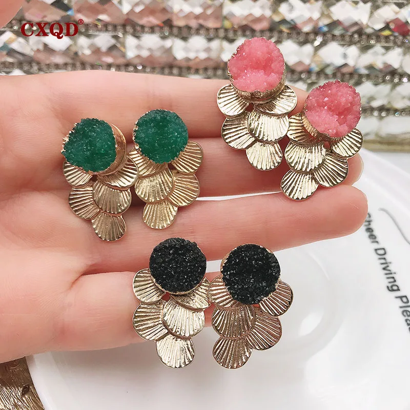 

CXQD Vintage Trendy Earrings for Women Girl Alloy Gold Color Round Resin Ear Studs Fashion Jewelry Wedding Party Christmas Gift