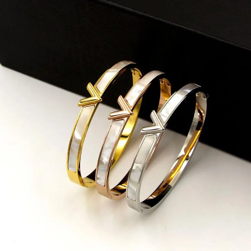 יוקרה מותג טבעי מעטפת V צורת צמיד לנשים גברים קסם חלול מכתב צמיד אהבת כסף צבע Pulseiras