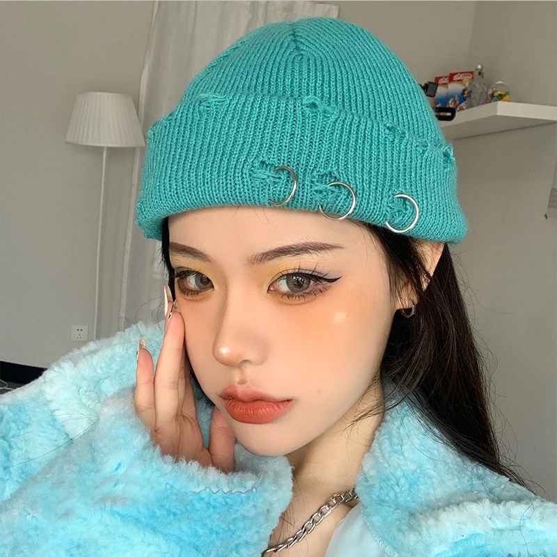 新しい冬原宿女性 Skullies 人格暖かい厚いニット帽子男性ピンホール