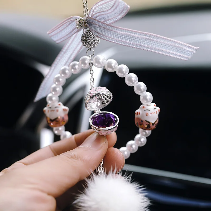 Lucky cat aromatherapy Gong Ling sachet car rearview mirror pendant car ornaments ornaments creative interior innovative pendant