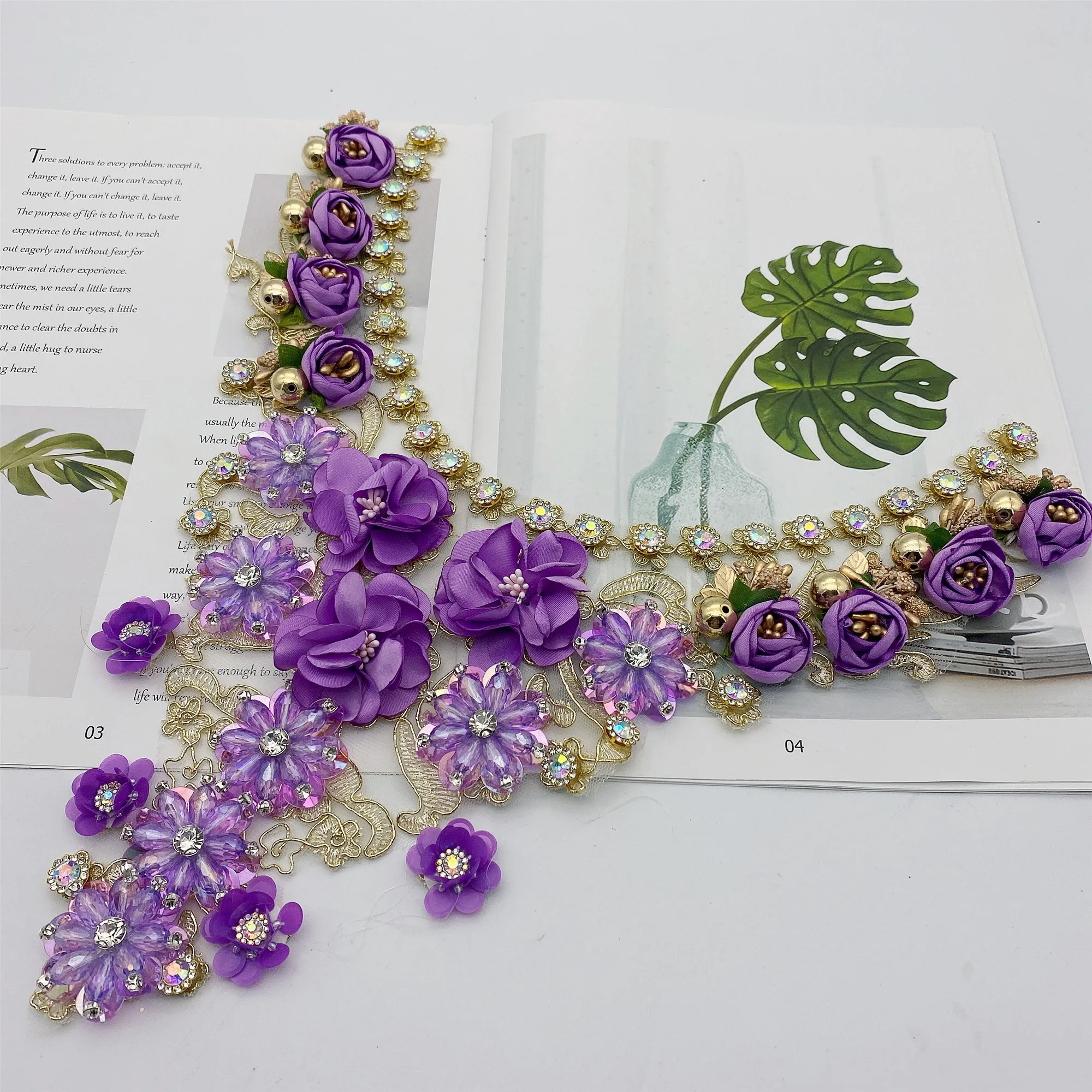 1PCS Vintage Embroidery Flower Collar Elegant Lady Royal White Lace False Crystal Beaded Rhinestone Shirt Collars