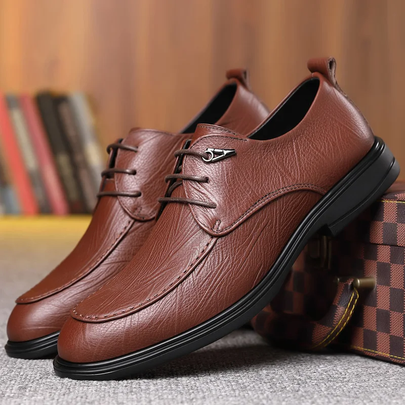 

Men's leather shoes Spring new business dress leather shoes Fashion British groom wedding shoes Casual driving leather shoes