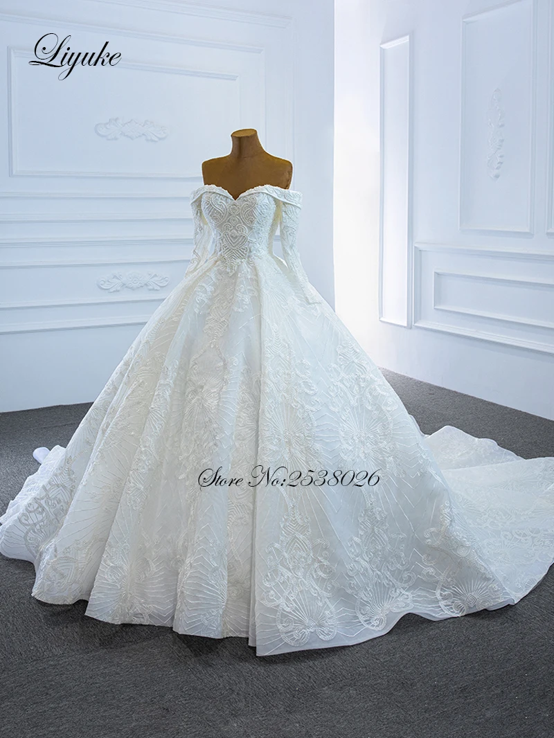 Liyuke Exquisite Off The Shoulder Long Sleeve Ball Gown Wedding Dress With Sweetheart Neck Beads Breast Bridal Gown