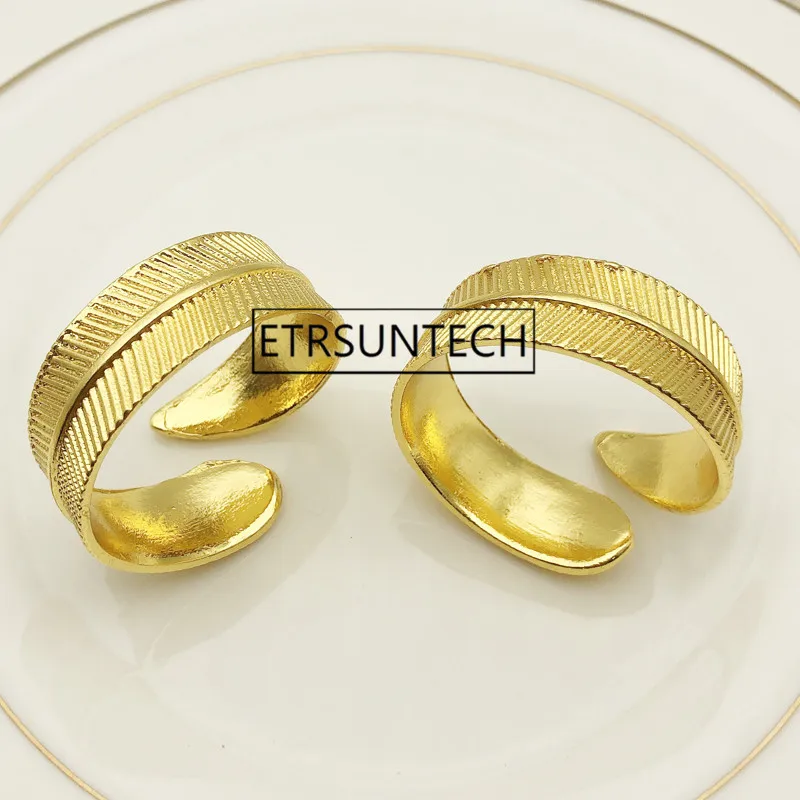 100pcs Golden Leaves Napkin Rings Gold Leaf Christening Bangle Metal Napkin Holder Wedding Gifts Bridal Shower Table Decor