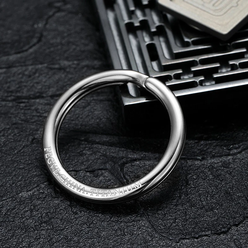 Titanium Keyring Brass Stainless Steel Material Key Arc Rings Luxury EDC Car Original Keychain Buckle for Accessories