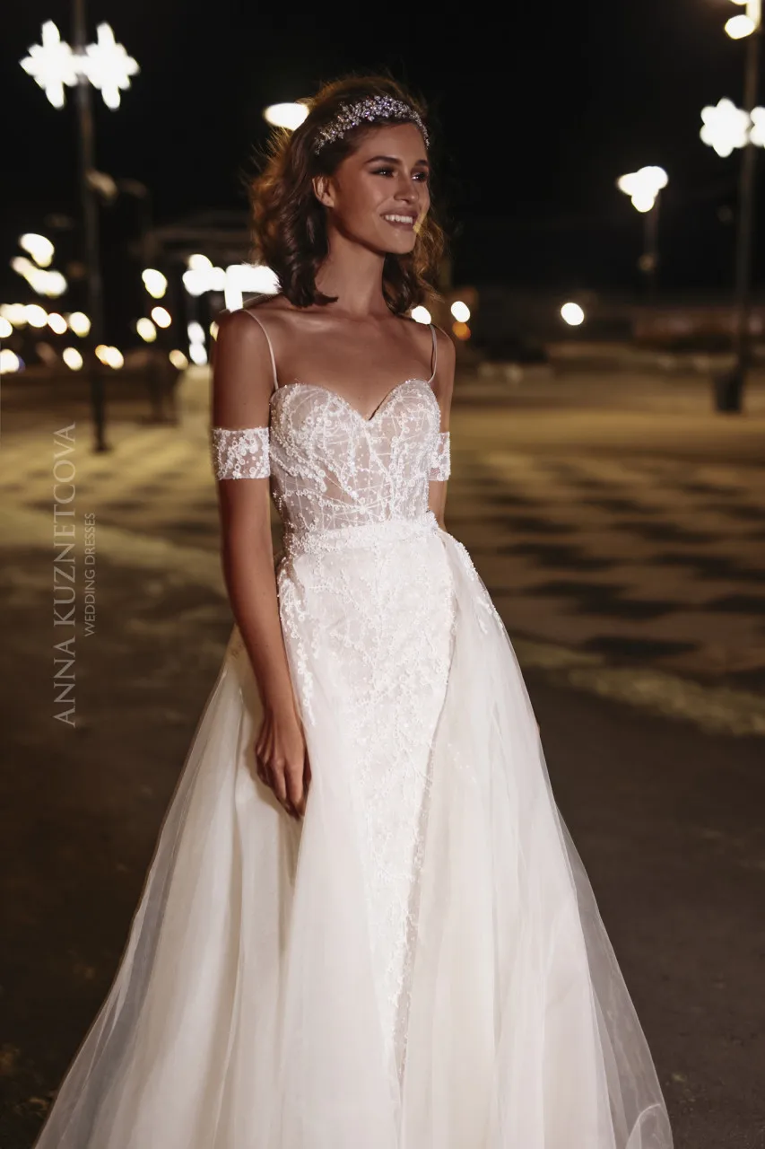 New Wedding Dresses Sexy Sweetheart Lace Appliques Bridal Gowns Custom Made Open Back Sweep Train Robe De Mariee