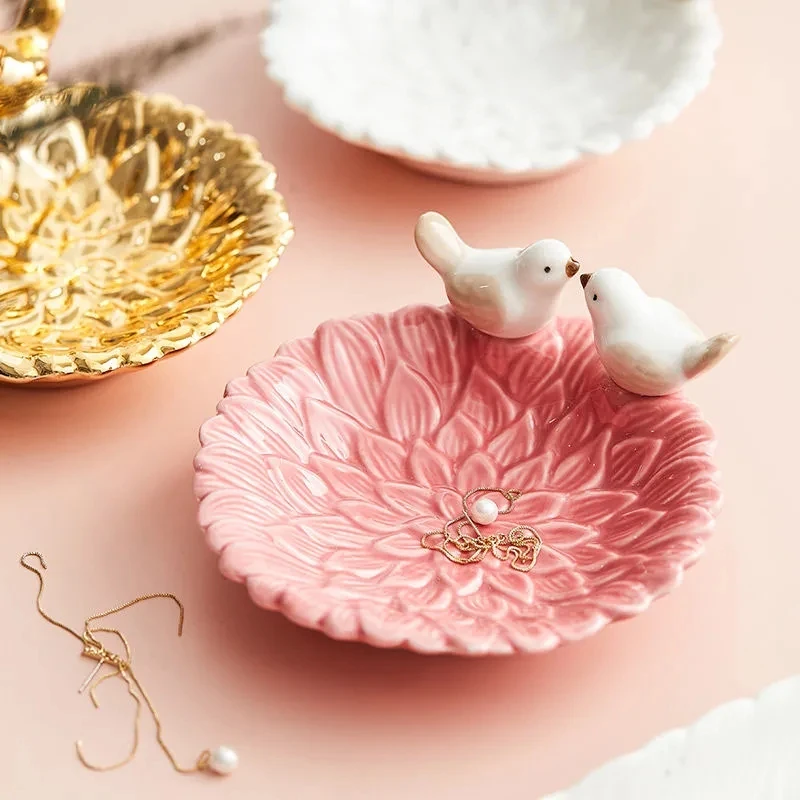 

Nordic style jewelry storage plate jewelry display creative lovely bird ceramic tray ornaments