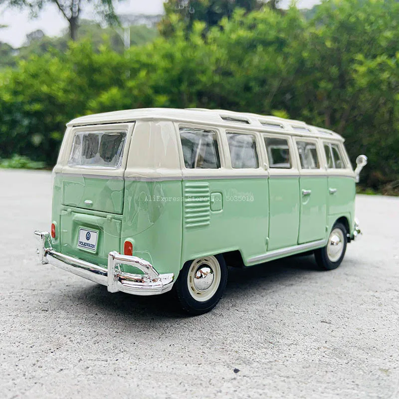 Maisto 1:25 Volkswagen VAN SAMBA simulation Die casting alloy car model crafts decoration collection toy tools gift