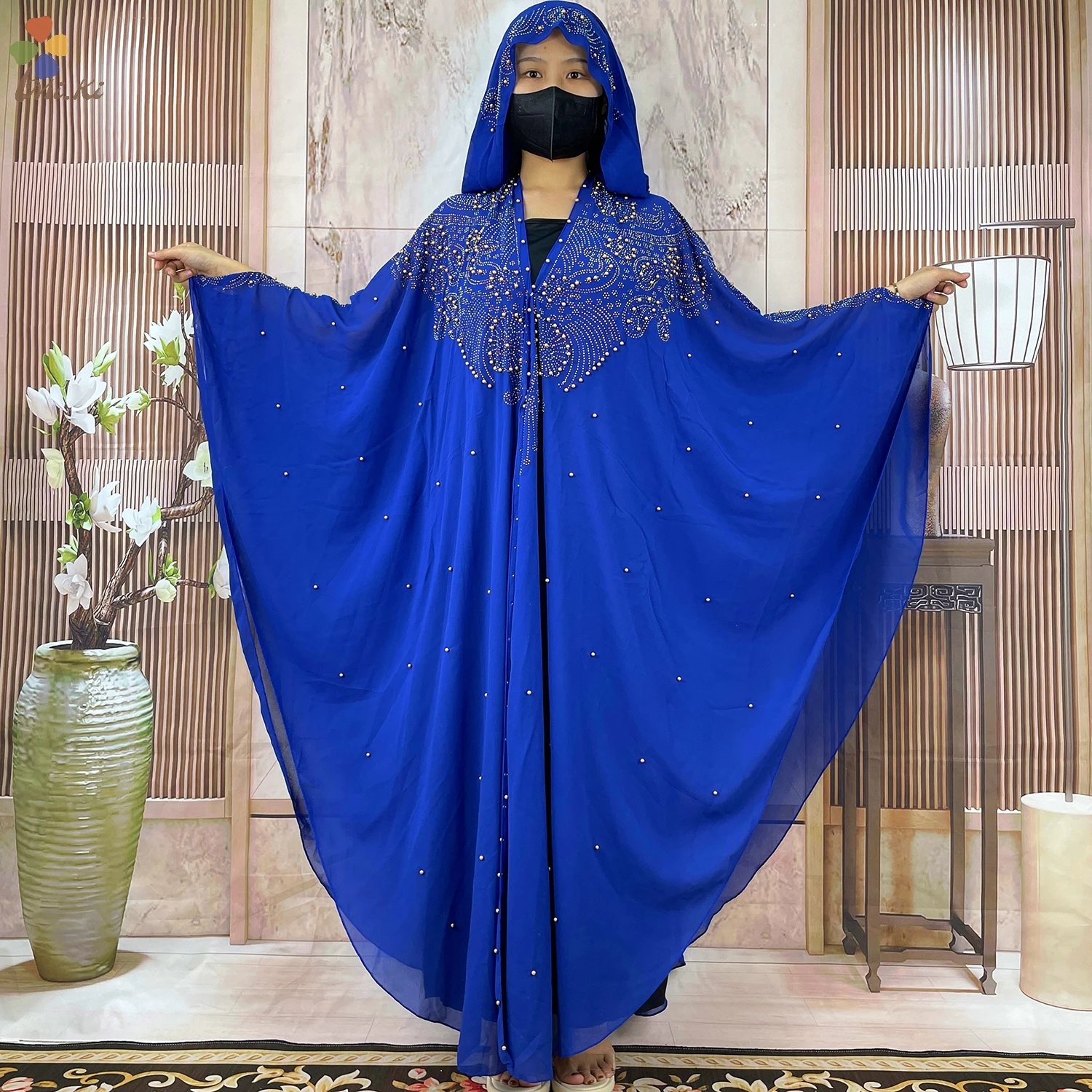 2024 neueste offene Abaya Dubai Truthahn muslimischen Kapuzen kleid Frauen Chiffon goldene Perle Luxus Strickjacke islamische Kleidung