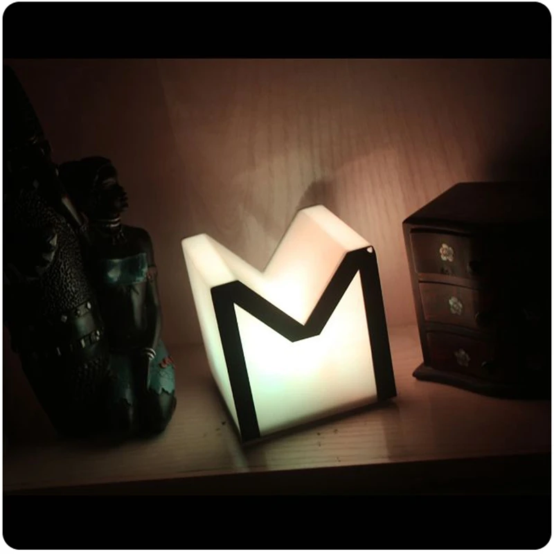 M or V Words Rechargeable Plastic housing 7 changing color illuminated table lamp for Christmas Decoration free ship 1pc