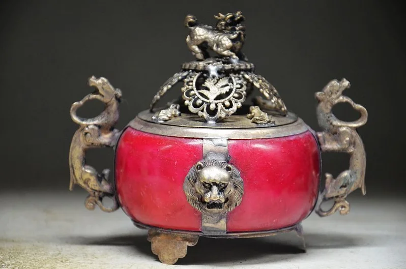 DELICATE CHINESE SILVER INLAID JADE HANDWORK CARVED LION INCENSE BURNER