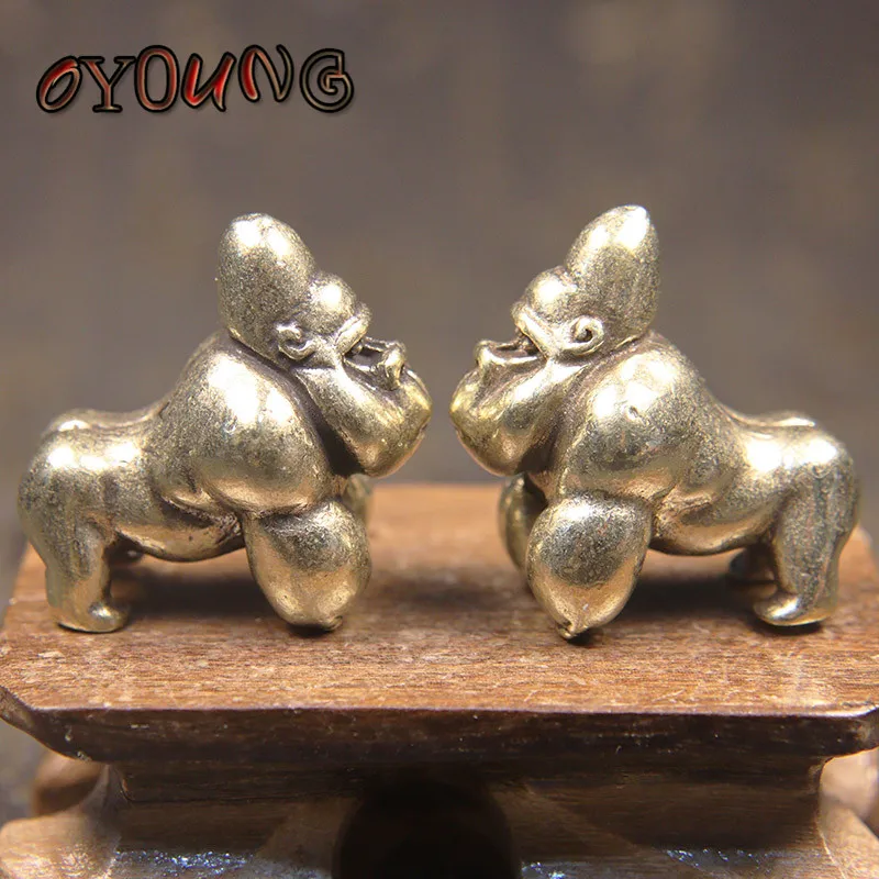 Bronze Gorilla Statue Office Room Desk Ornament Miniature Copper Monkey Figurine Key Chain Ring Pendant Home Decor Kids Gift Toy