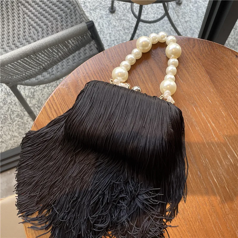 Bolso cuadrado pequeño con borla para mujer, bolso de mano con cadena de perlas, bolso de cena de alta calidad, bolso de mano con borla larga, bolso de noche negro