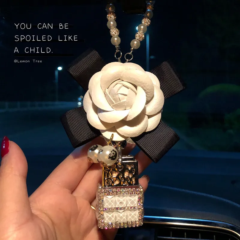 Charming Diamond Crystal Camellia Flower Car Perfume Bottle Pendant Female Bling Rhinestones Car Mirror Hanging Ornaments Girls