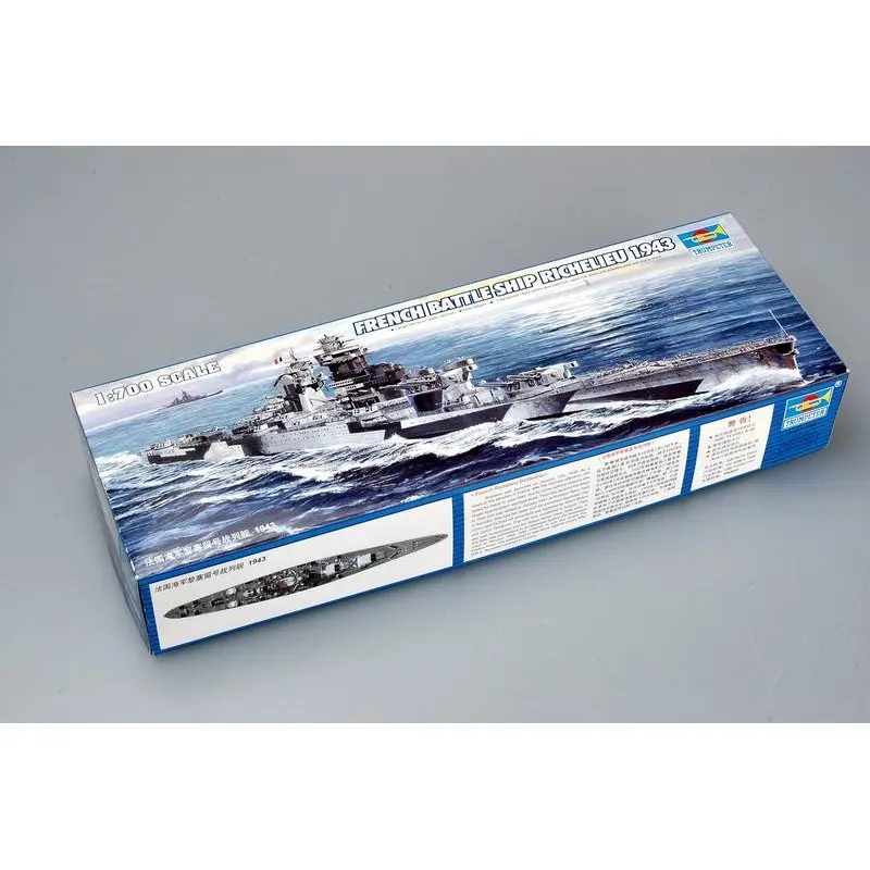 Trumpeter 05750 1/700 French battleship Richelieu 1943 - Scale Model Kit