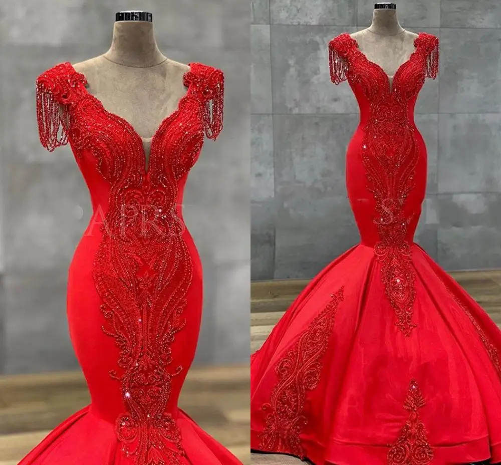 Gaun Prom Merah Panjang 2023 Gaun Malam Formal Satin Wanita Dubai Arab Applique Kristal Leher V Putri Duyung Memukau Robe De Soriee