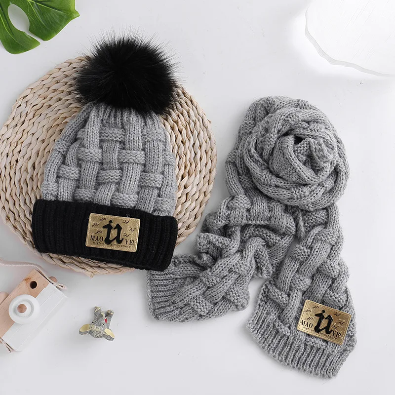 New children's knitted wool cap thickness warm knit wool cap u letter label knitted wool scarf cap set for boys and girl HT19043