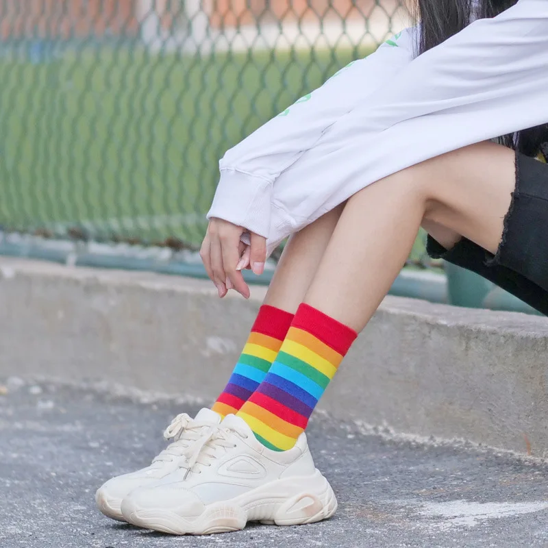 Calcetines con estampado colorido de arcoíris para hombre y mujer, medias de algodón a rayas para deportes al aire libre, Harajuku, Kawai, primavera