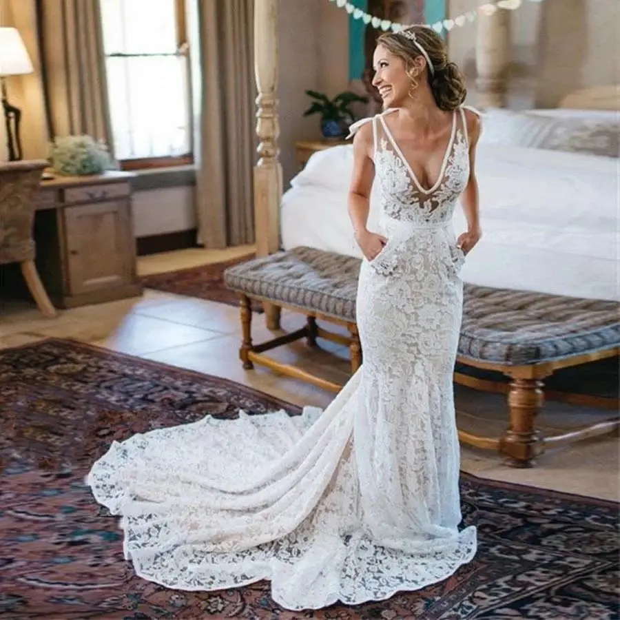 

Sexy V-neck Bohemia Backless Lace Mermaid Ivory Wedding Dress Court Train Beach Garden Bridal Gowns with Pocket