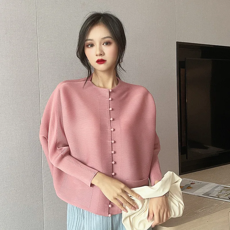 

Changpleat 2021 autumn new women long-sleeved Coats Miyak fold Loose large size single-breasted solid bat sleeve cardigan jacket