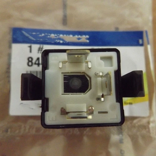 Imagen 2 del producto 8441005100 para Ssangyong REXTON SUV 2.9 litros turbo diésel y 3.2 UNIDAD DE LUZ INTERMITENTE OEM 8441005100