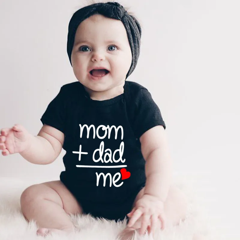 

Kawaii Мама + папа равных меня одежда для малышей 100% из хлопка с коротким рукавом на лето с изображением боди для новорожденных, комплект одежды для маленьких мальчиков и девочек, комбинезон для детей от 0 до 24 месяцев