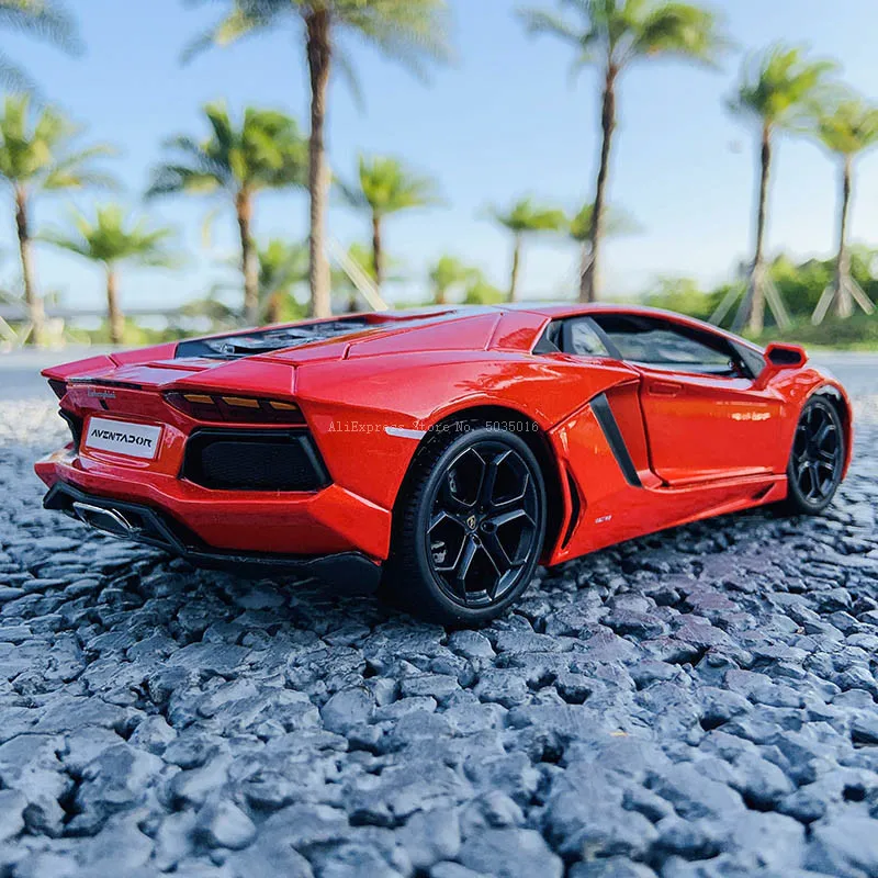 Bburago 1:18 Lamborghini Aventador LP700-4 Alloy Retro Car Model Classic Car Model Car Decoration Collection gift