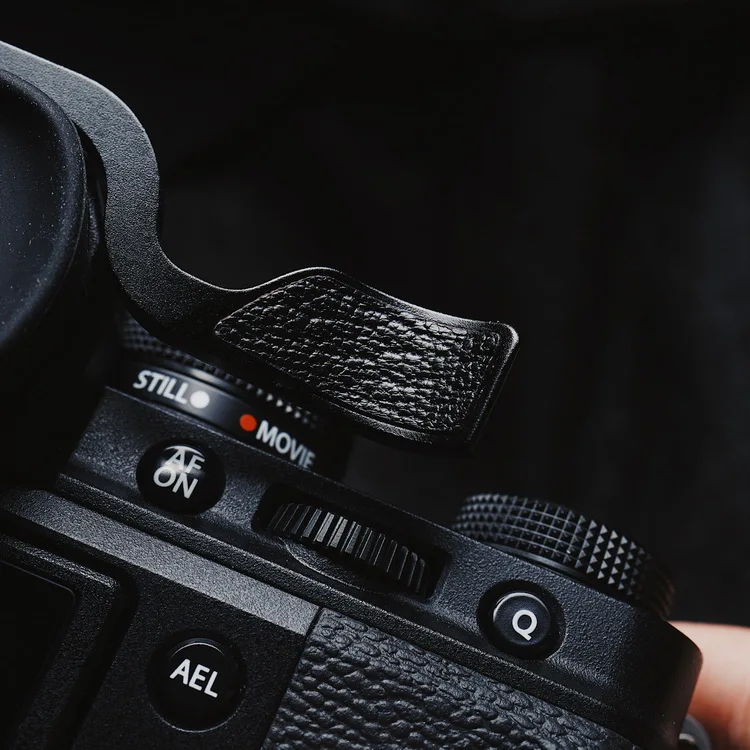 Black Thumb UP Thumb Rest Thumb Grip With Genuine Leather Sticker For Fuji XT4 X T4 Fujifilm X-T4