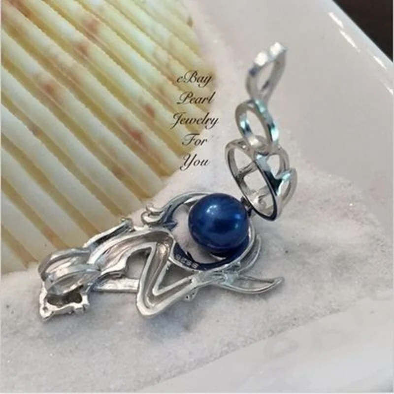 New Trendy Mermaid Shape Pendant Necklace Women\'s Necklace Fashion Metal Mermaid Luminous Stone Pendant Accessories Jewelry