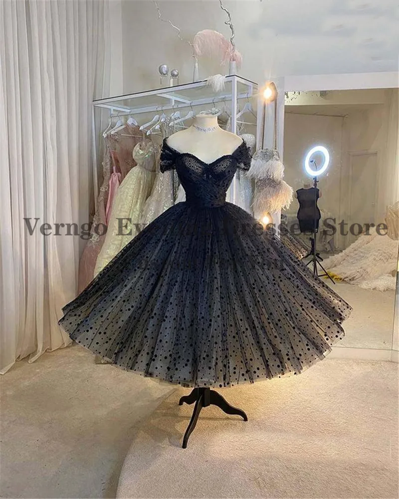 Verngo 2021 Vintage สีดำลายจุด Tulle ชุดพรหมสั้นแขนหมวกลูกปัดกระโปรงข้อเท้าความยาวอย่างเป็นทางการ Gowns