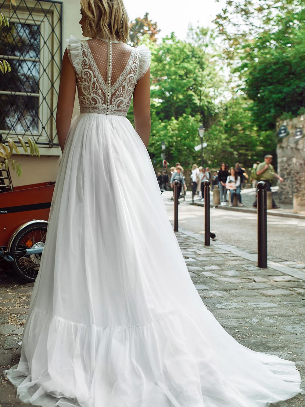 Boho A-Line Wedding Dresses Illusion Version High Neck White Dot Button Applique Bridal Gowns 2024 New Arrival Design Fashion