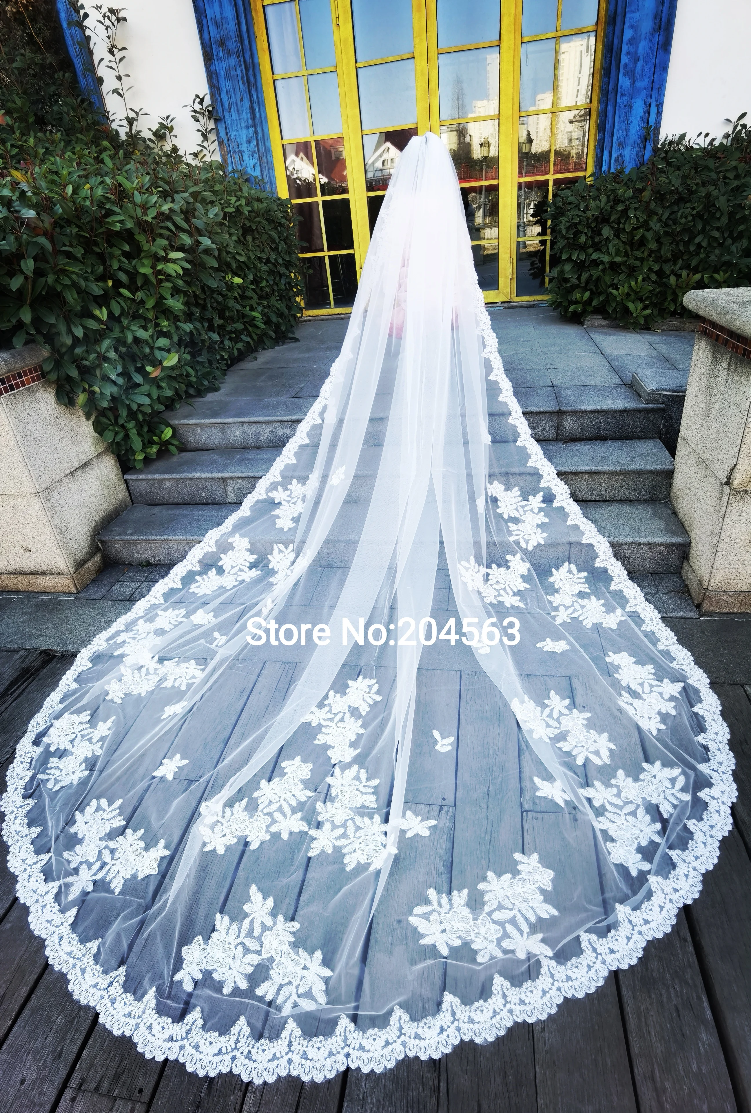 

Romantic One-Layer Lace Wedding Bridal Veils Cathedral Veil for Bride with Comb Wedding Accessories MM