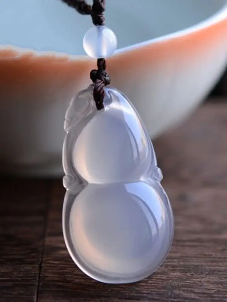 

Quality Natural Chalcedony Gourd Pendant Ice White Agate Jade Stour Fu Lu Shou Couple Set Gift Accessories Unisex Lucky Jewelry