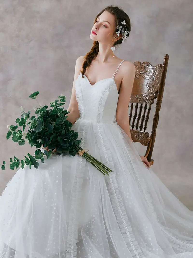 Abito da sposa leggero in pizzo