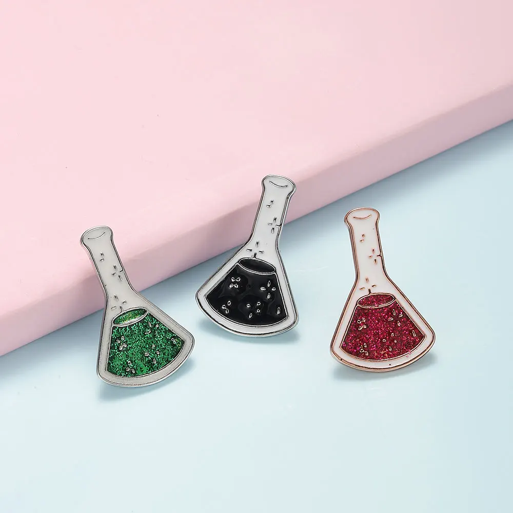 

Cartoon Beaker Pins Enamel Brooches Student Fashion Jewelry Chemistry Physics Metal Pin Cute Backpack Badge Women Gifts