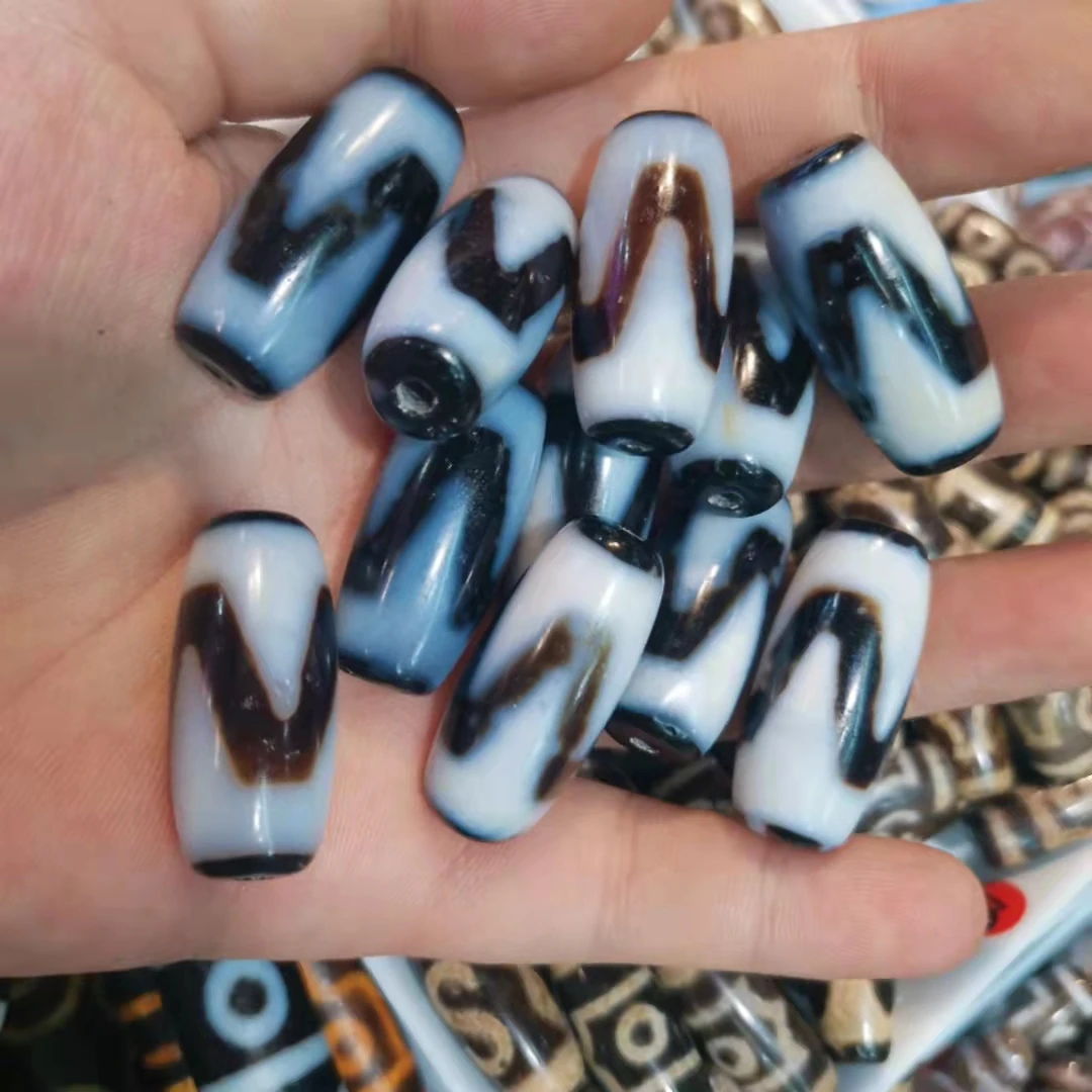 

1pcs/lot beautiful refreshing jade texture porcelain white meat clean tiger teeth dzi agate natural accessories gem jewelry taki