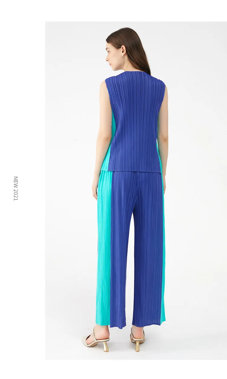 HOT SELLING  Miyake fashion fold  pathwork sleeveless T-shirt + Straight-leg pants set  IN STOCK